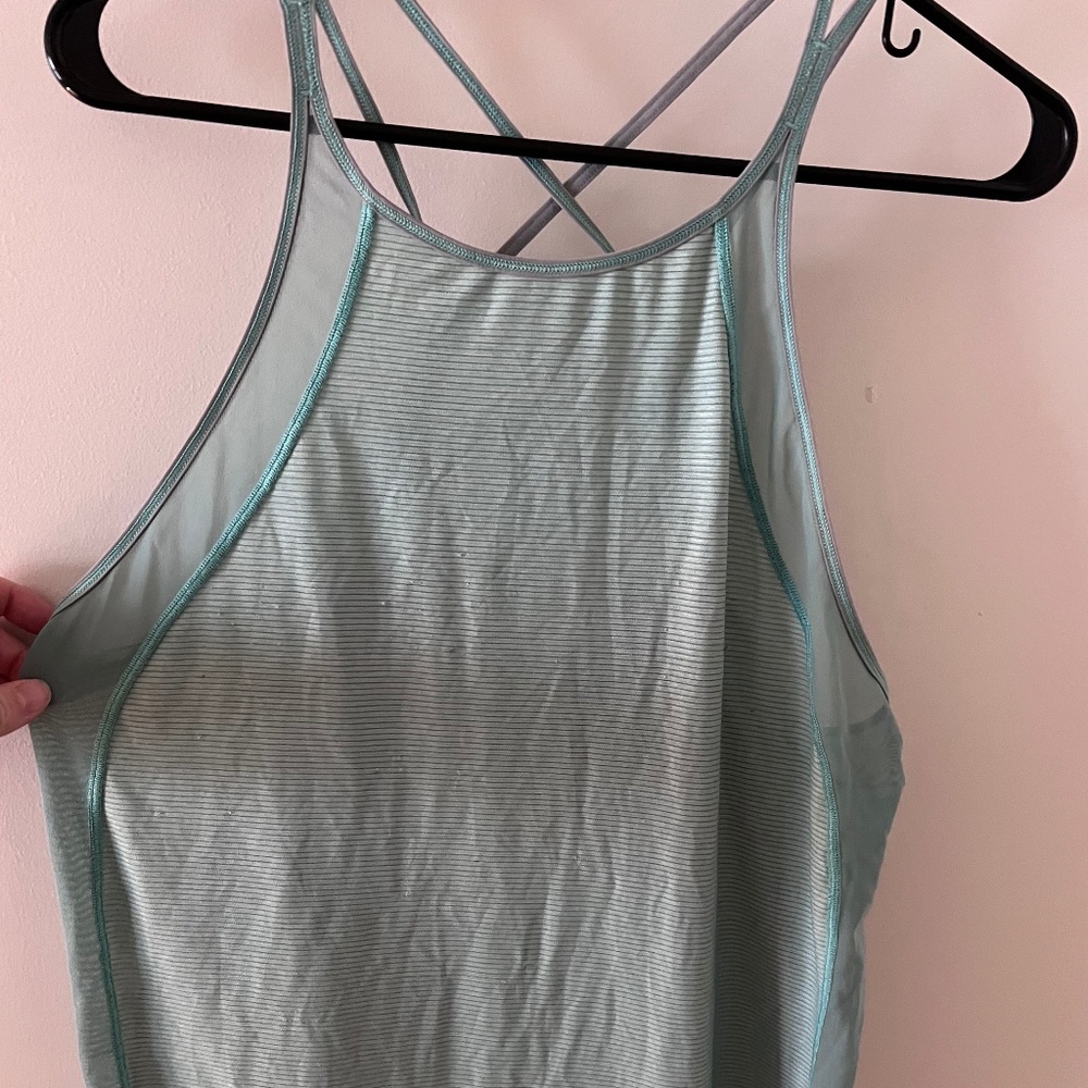Lululemon Women's Fitness Top - Size 12 - Light Seafoam Green